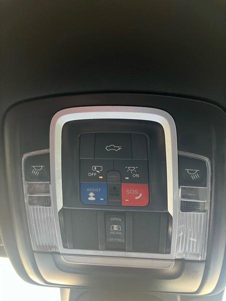 RAM 1500 Laramie 4x4 Crew Cab 5'7" Box 2024