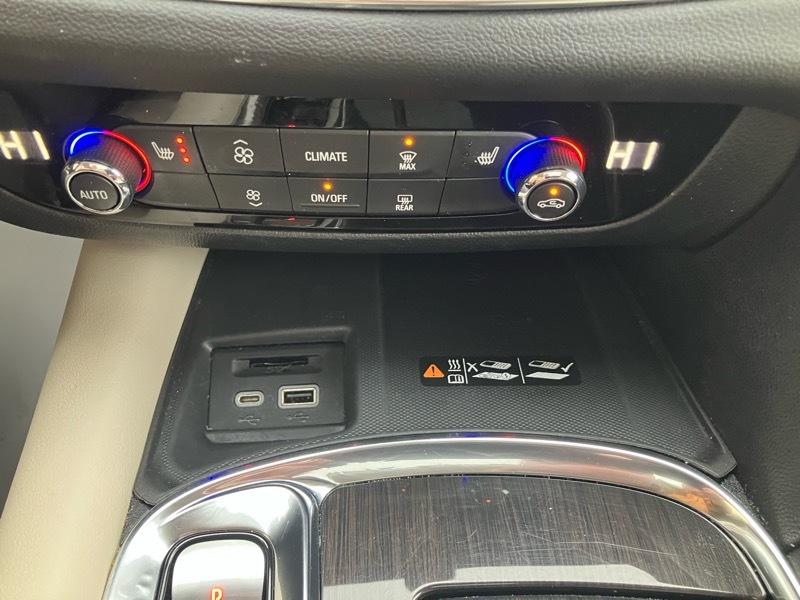 Buick Enclave AWD 4dr Essence 2023