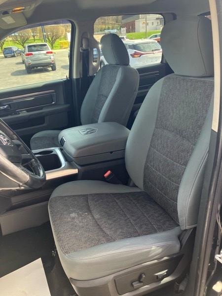 RAM 1500 4WD Crew Cab 140.5" Big Horn 2016