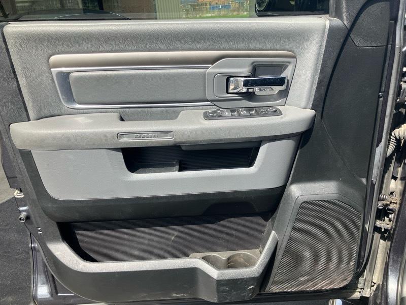 RAM 1500 4WD Crew Cab 140.5" Big Horn 2016