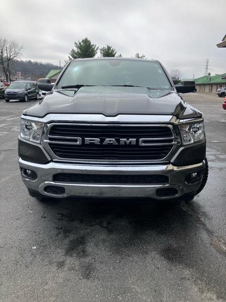 RAM 1500 Big Horn 4x4 Quad Cab 6'4" Box 2021