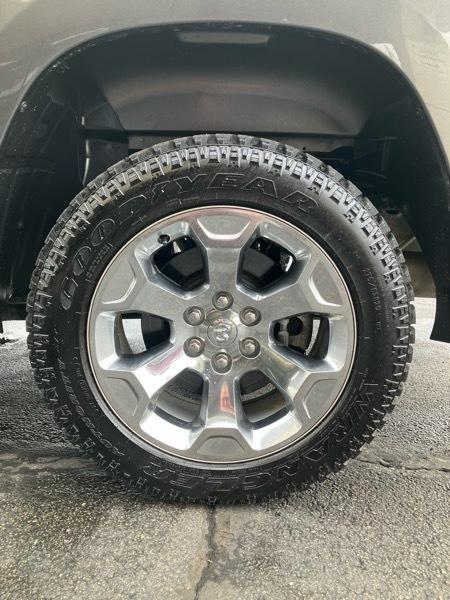 RAM 1500 Big Horn 4x4 Quad Cab 6'4" Box 2021