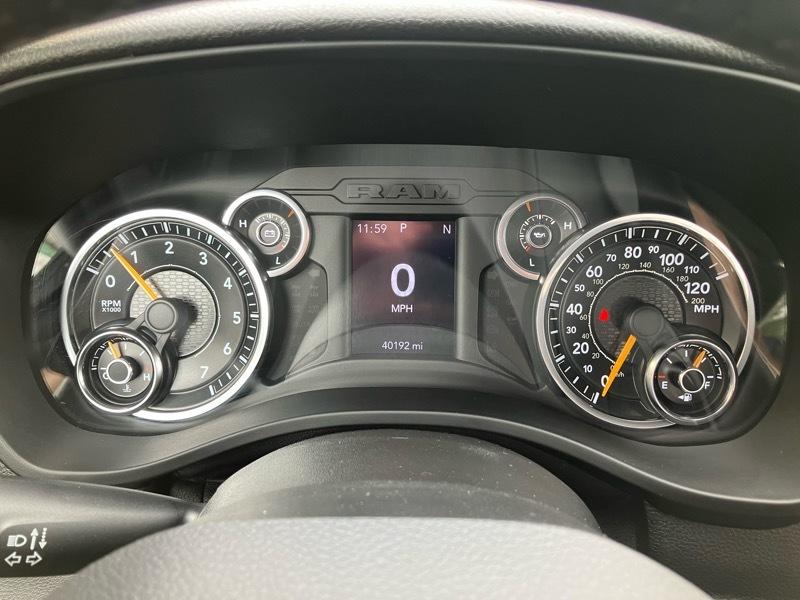 RAM 1500 Big Horn 4x4 Quad Cab 6'4" Box 2021