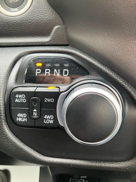 RAM 1500 Big Horn 4x4 Quad Cab 6'4" Box 2021