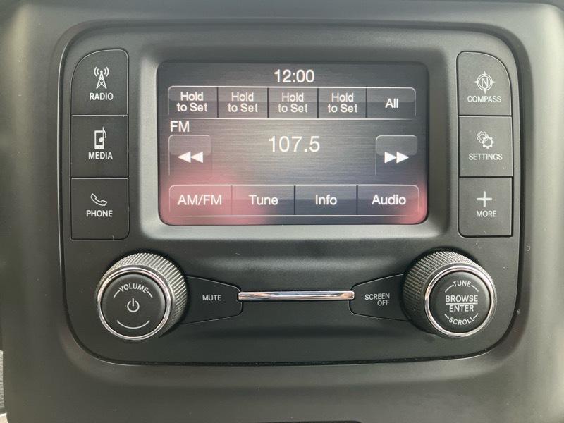 RAM 1500 Big Horn 4x4 Quad Cab 6'4" Box 2021