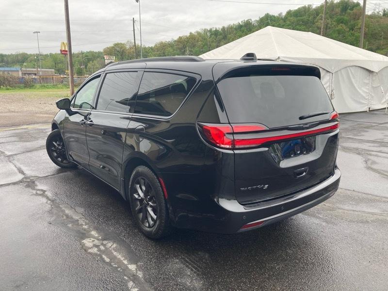 Chrysler Pacifica Touring FWD 2021