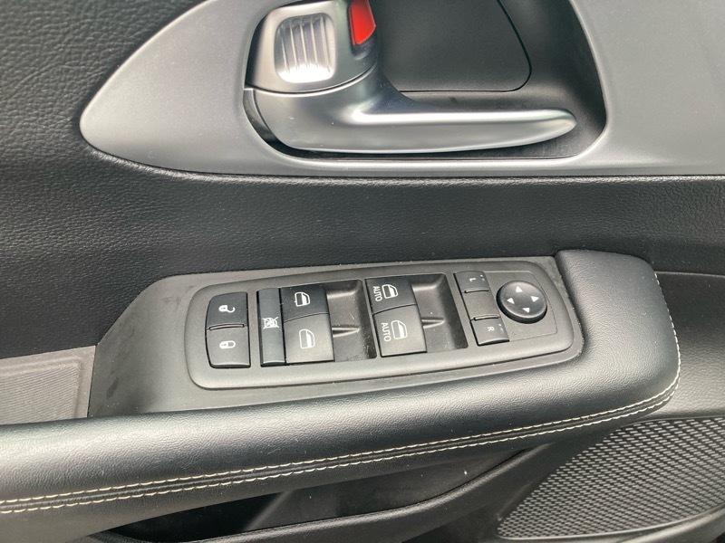 Chrysler Pacifica Touring FWD 2021