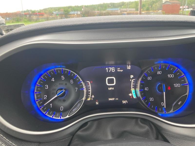 Chrysler Pacifica Touring FWD 2021