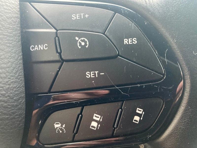 Chrysler Pacifica Touring FWD 2021