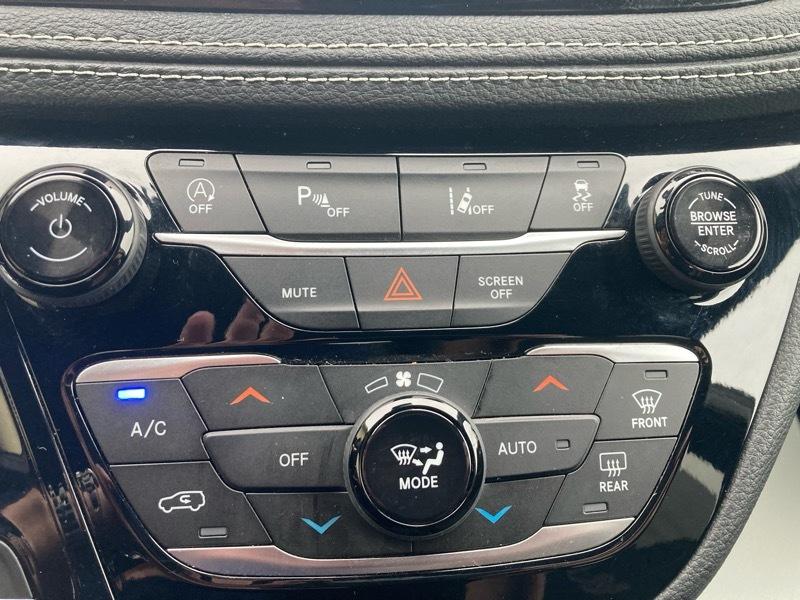 Chrysler Pacifica Touring FWD 2021