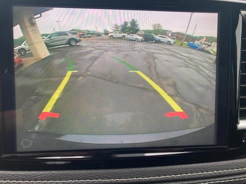 Chrysler Pacifica Touring FWD 2021