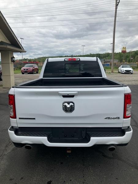 RAM 1500 Big Horn 4x4 Crew Cab 5'7" Box 2022