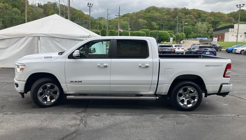 RAM 1500 Big Horn 4x4 Crew Cab 5'7" Box 2022