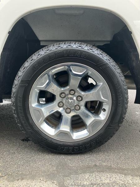 RAM 1500 Big Horn 4x4 Crew Cab 5'7" Box 2022