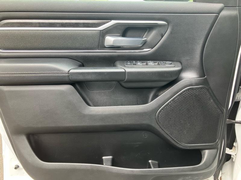 RAM 1500 Big Horn 4x4 Crew Cab 5'7" Box 2022