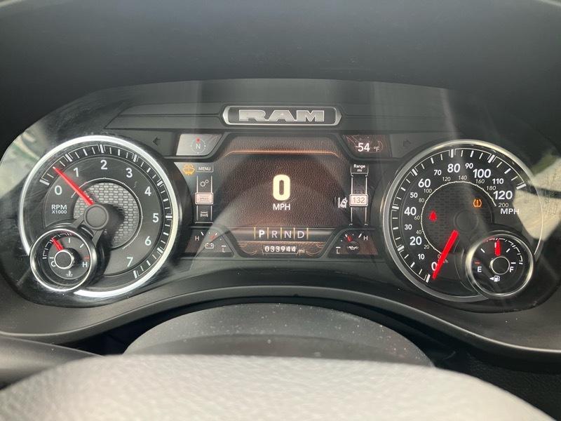 RAM 1500 Big Horn 4x4 Crew Cab 5'7" Box 2022