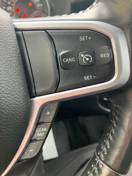 RAM 1500 Big Horn 4x4 Crew Cab 5'7" Box 2022