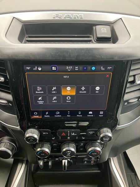 RAM 1500 Big Horn 4x4 Crew Cab 5'7" Box 2022