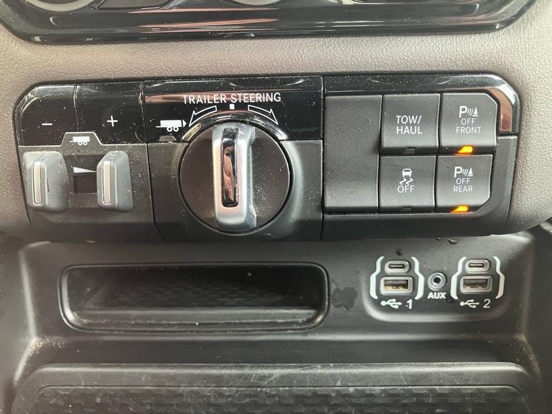 RAM 1500 Big Horn 4x4 Crew Cab 5'7" Box 2022