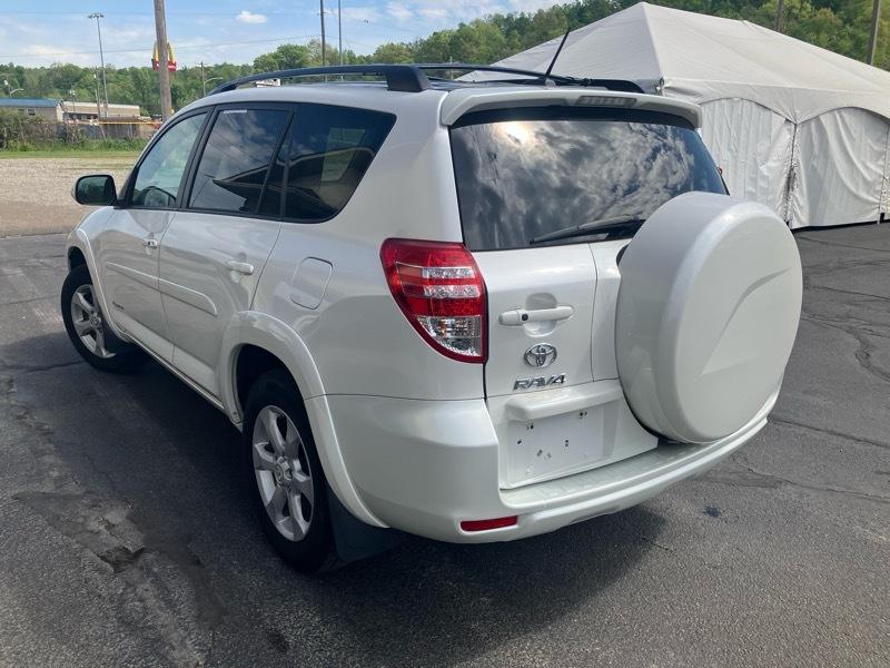 Toyota RAV4 4WD 4dr V6 5-Spd AT Ltd (Natl) 2011
