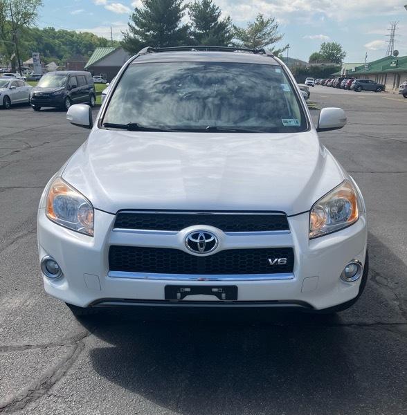 Toyota RAV4 4WD 4dr V6 5-Spd AT Ltd (Natl) 2011