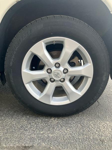 Toyota RAV4 4WD 4dr V6 5-Spd AT Ltd (Natl) 2011