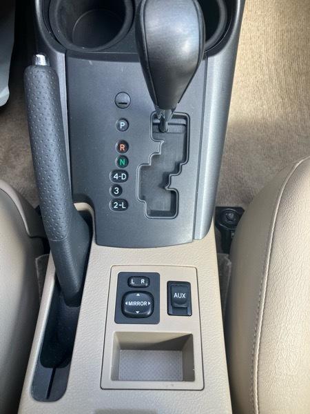 Toyota RAV4 4WD 4dr V6 5-Spd AT Ltd (Natl) 2011