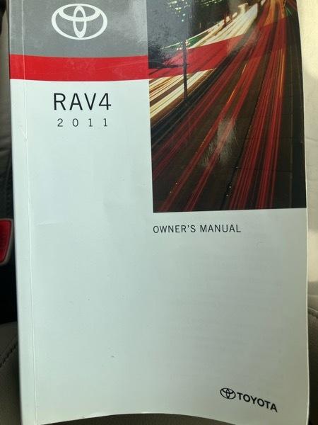 Toyota RAV4 4WD 4dr V6 5-Spd AT Ltd (Natl) 2011