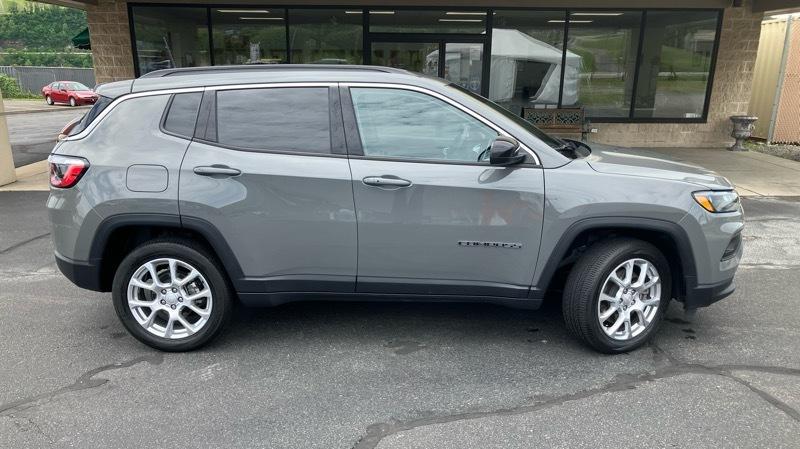 Jeep Compass Latitude Lux 4x4 2024