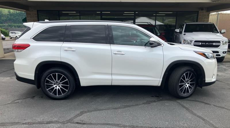 Toyota Highlander XLE V6 AWD (Natl) 2017