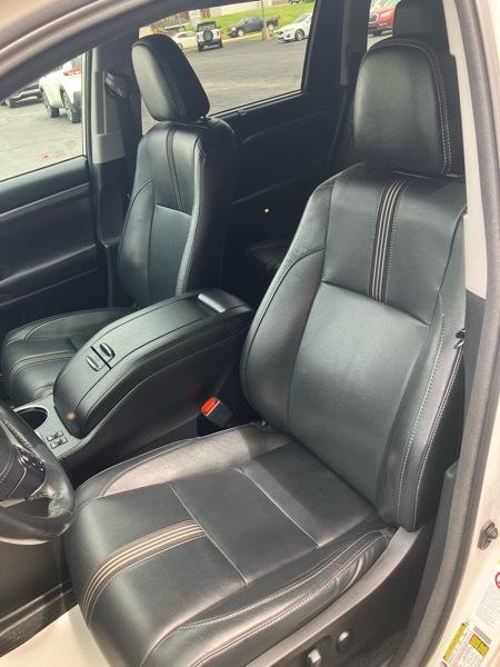 Toyota Highlander XLE V6 AWD (Natl) 2017
