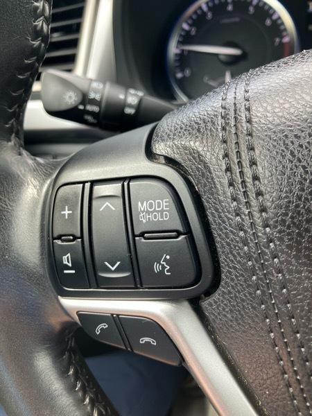 Toyota Highlander XLE V6 AWD (Natl) 2017