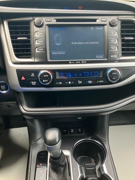 Toyota Highlander XLE V6 AWD (Natl) 2017