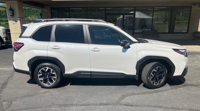Subaru Forester Premium AWD 2025