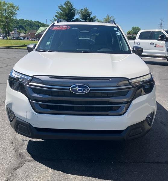 Subaru Forester Premium AWD 2025