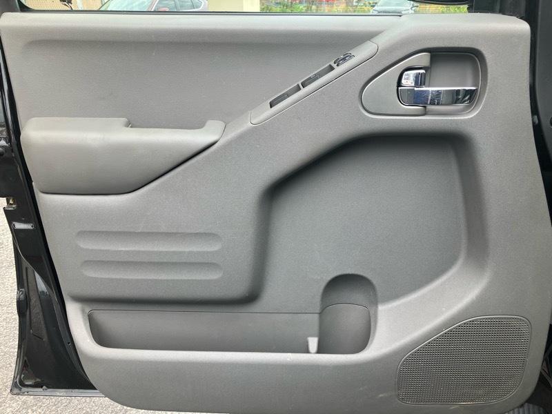 Nissan Frontier 4WD Crew Cab SWB Auto PRO-4X 2016
