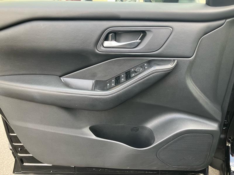 Nissan Rogue AWD SV 2025