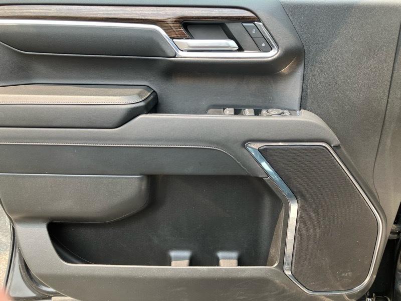 GMC Sierra 1500 4WD Crew Cab 147" Elevation 2024