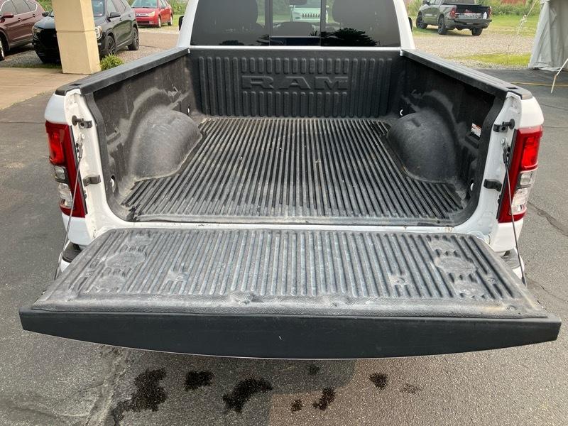 RAM 1500 Big Horn 4x4 Quad Cab 6'4" Box 2023