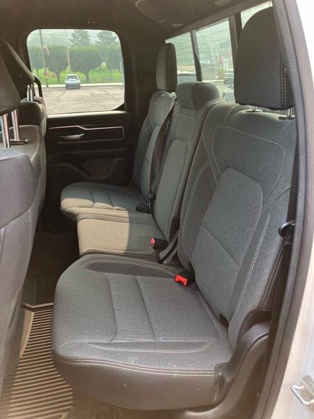 RAM 1500 Big Horn 4x4 Quad Cab 6'4" Box 2023