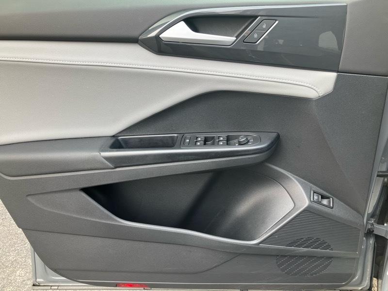 Volkswagen Taos SEL FWD 2022