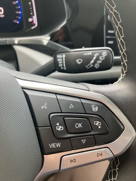 Volkswagen Taos SEL FWD 2022