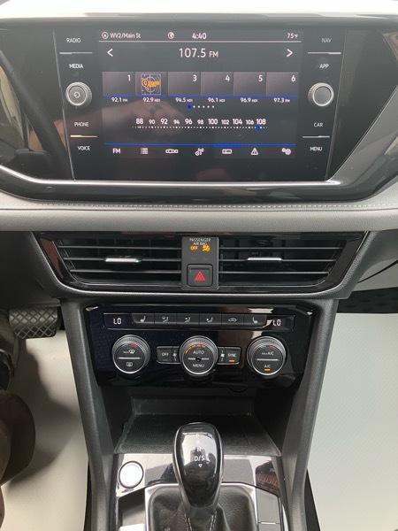 Volkswagen Taos SEL FWD 2022