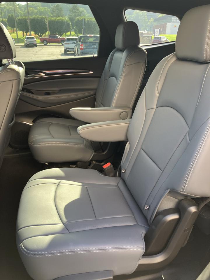 Buick Enclave AWD 4dr Essence 2023