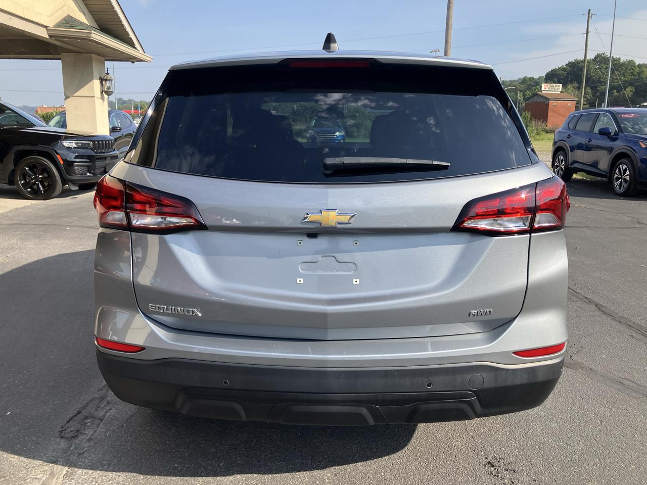 Chevrolet Equinox AWD 4dr LS w/1FL 2023