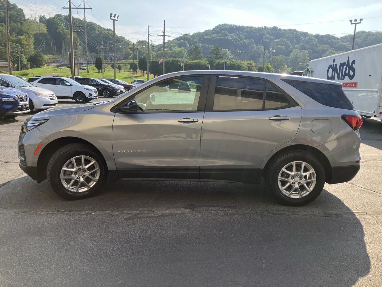 Chevrolet Equinox AWD 4dr LS w/1FL 2023