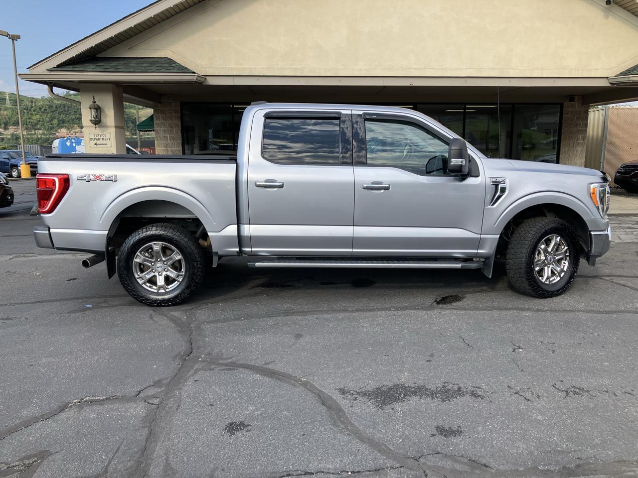 Ford F-150 4WD SuperCrew 157" XL w/HD Payload Pkg 2022