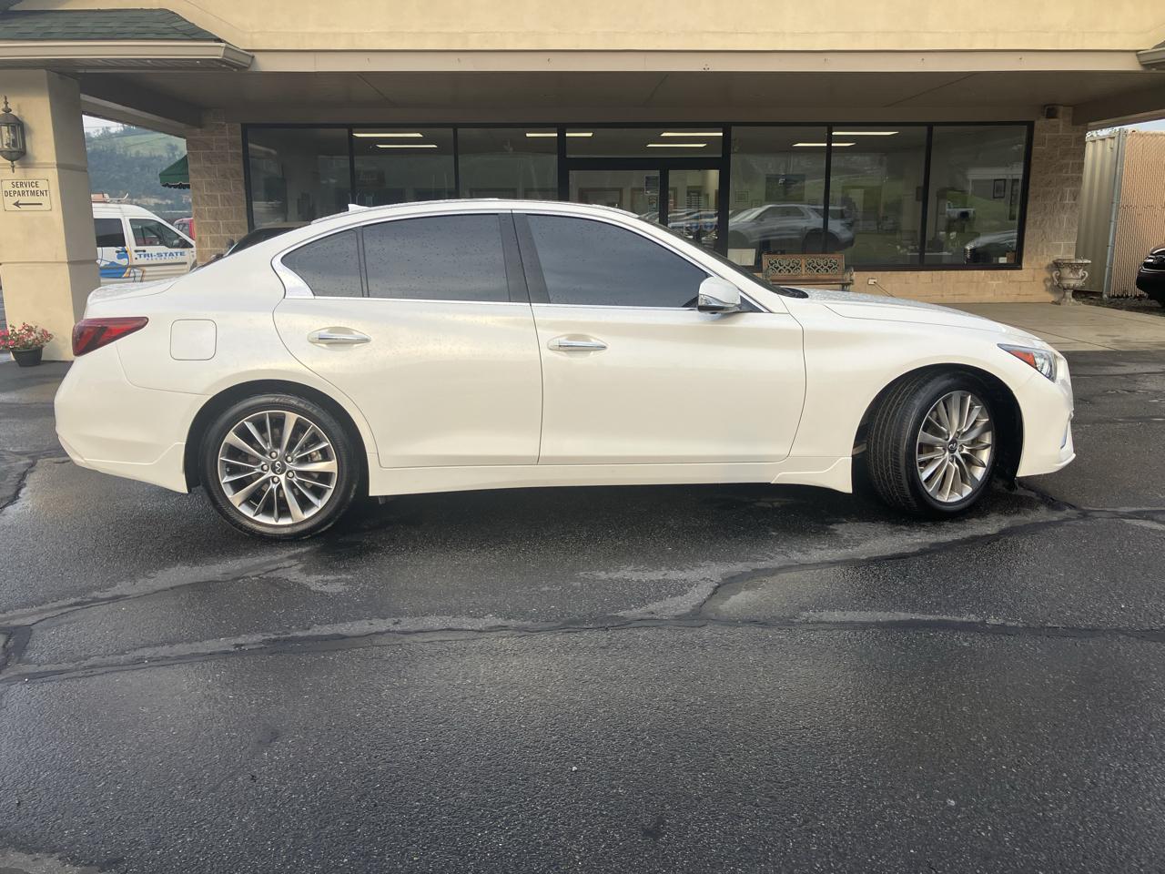 Infiniti Q50 LUXE AWD 2022