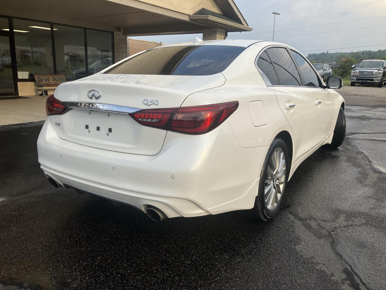 Infiniti Q50 LUXE AWD 2022
