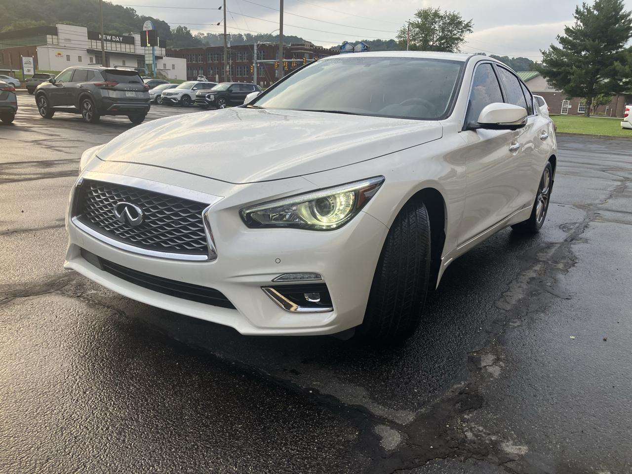 Infiniti Q50 LUXE AWD 2022